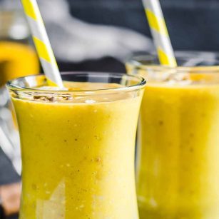 Golden Milk Smoothie (Turmeric Smoothie)