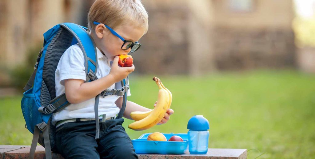 healthy kid eating