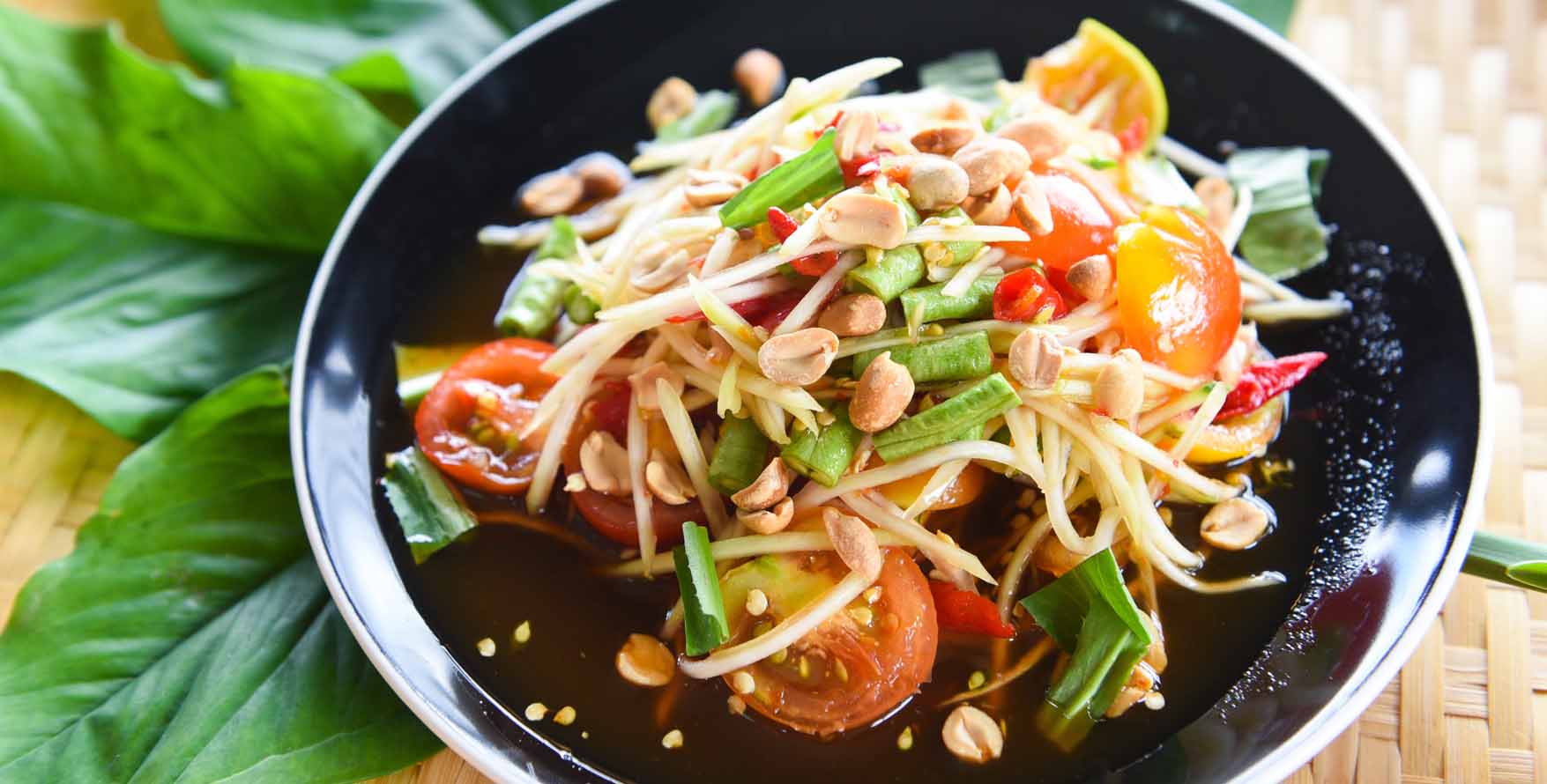 Thai Papaya Salad (Som Tum) Recipe - Meal Social